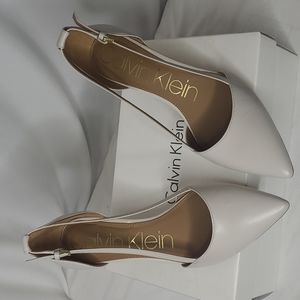 Calvin Klein Pashka Kid Skin Pumps Preowned Like New with Box Size 8M